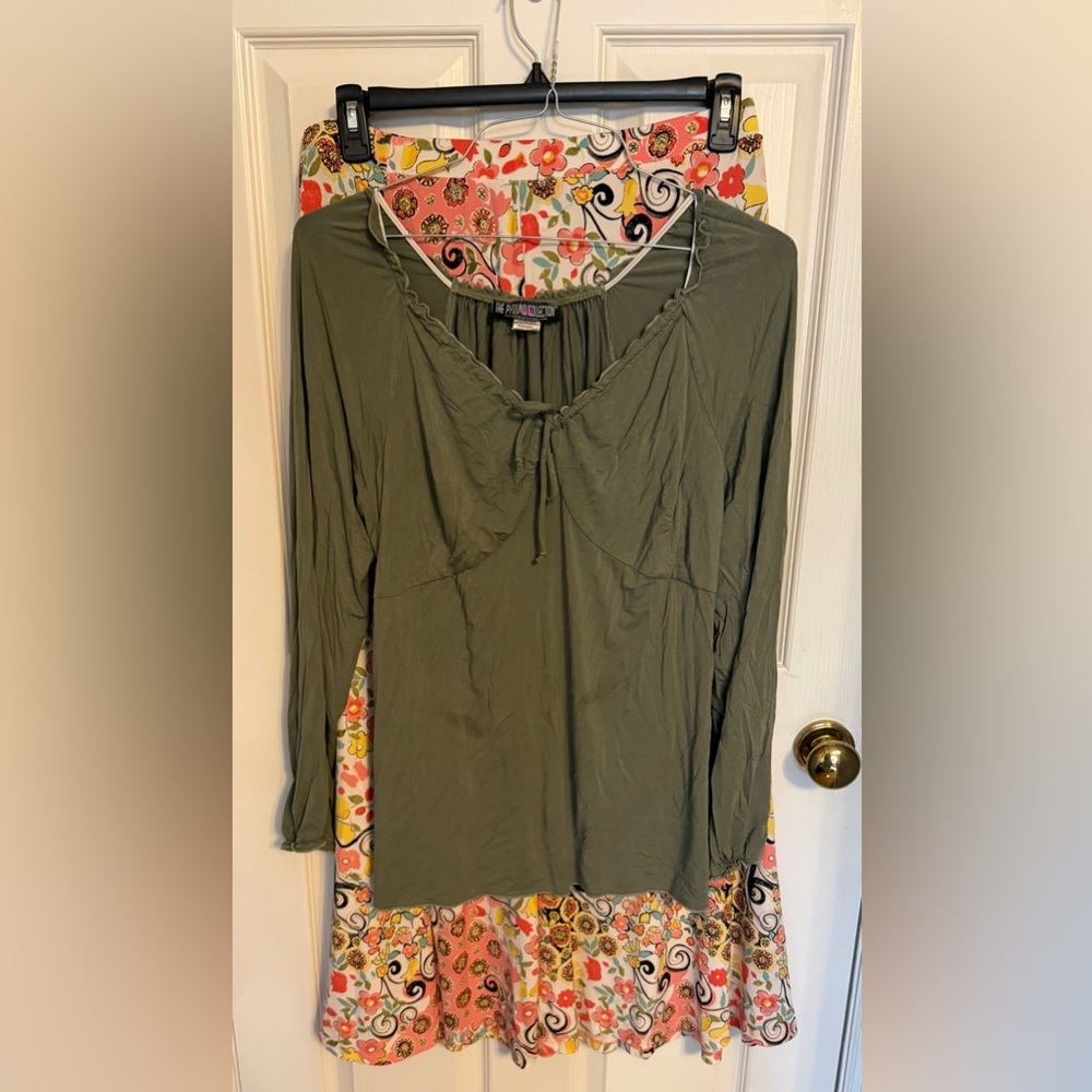 The Pyramid Collection Sage Green Blouse with Boutique Maxi set, L/XL